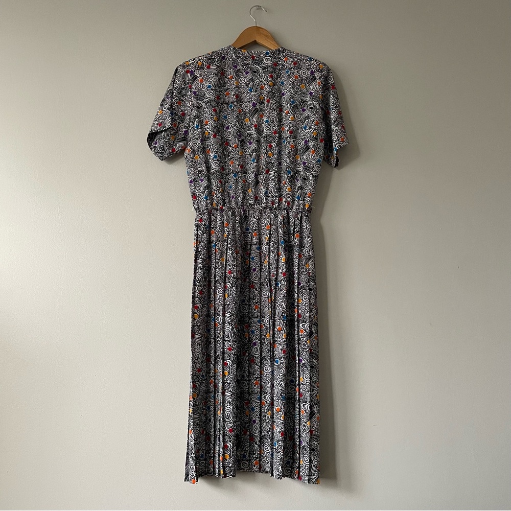 3/$20 Vintage 90s funky printed black and white midi dress with pleated skirt - Picture 7 of 9